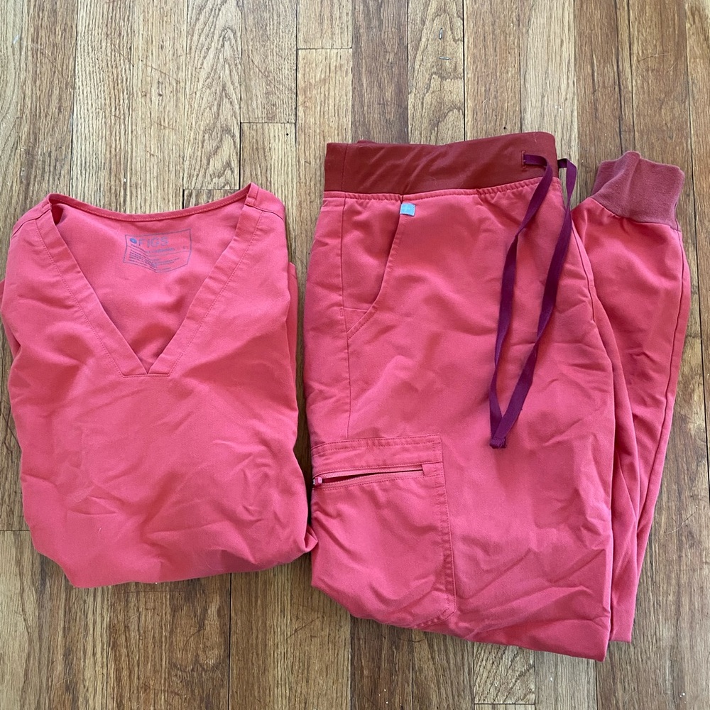 FIGS Scrub Set